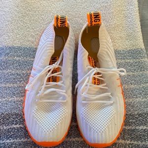 Size 10m Omega Walk shoes